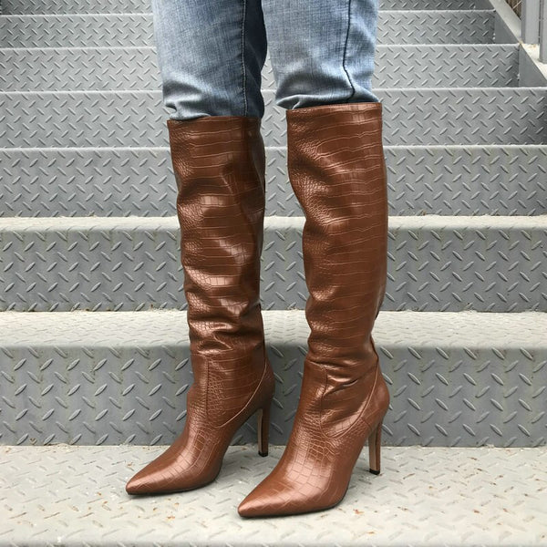 Bota de Couro Cano Alto Salto Alto Fino
