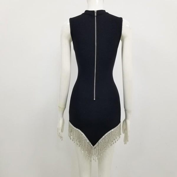 Vestido Justo Curto sem Mangas Gola Alta