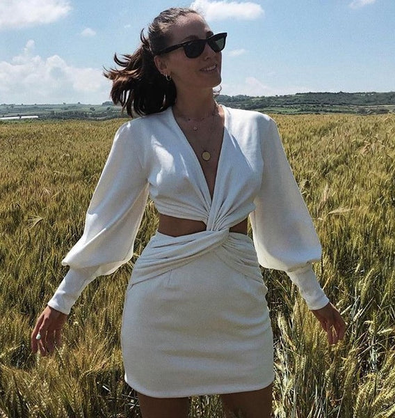 Vestido Curto Justo com Manga Longa e Recorte na Cintura Decote V Branco