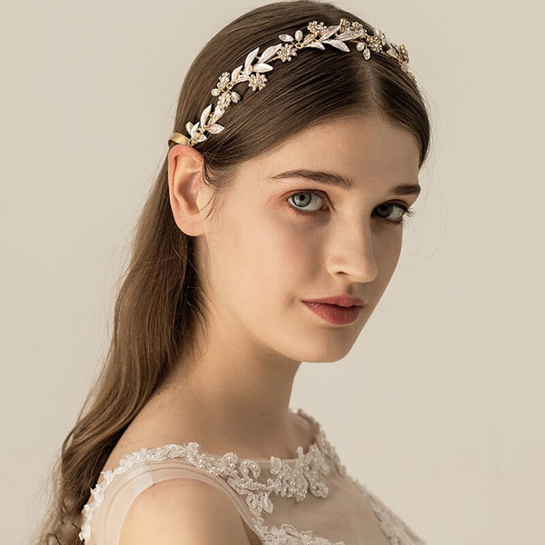Tiara de Metal com Cristais e Pérolas