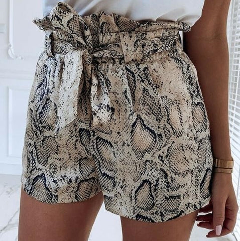 Shorts Cintura Alta com Amarração Animal Print Cobra