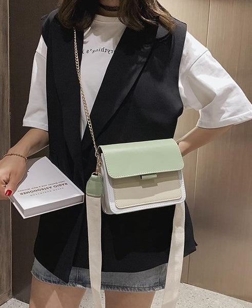 Bolsa de Ombro Pequena Quadrada de Couro