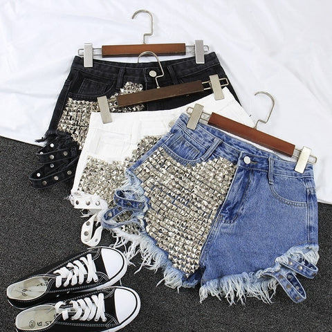 Shorts Jeans Customizado com Spike