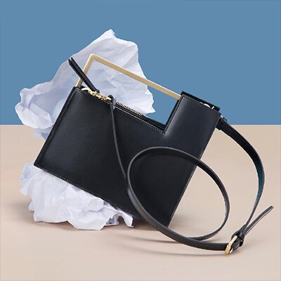 Bolsa Pequena Quadrada de Couro