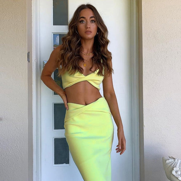 Conjunto Top Curto Alcinha e Saia Midi com Fenda Praia