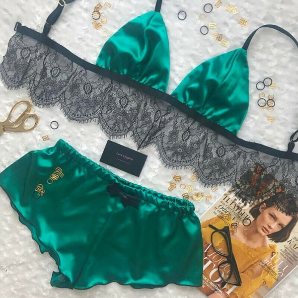 Conjunto Lingerie de Cetim Sexy Sutiã e Shorts