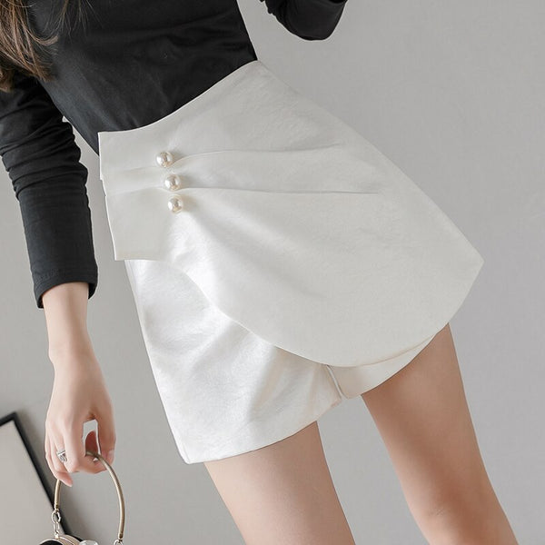 Shorts de Cetim Cintura Alta Plissado com Pérolas