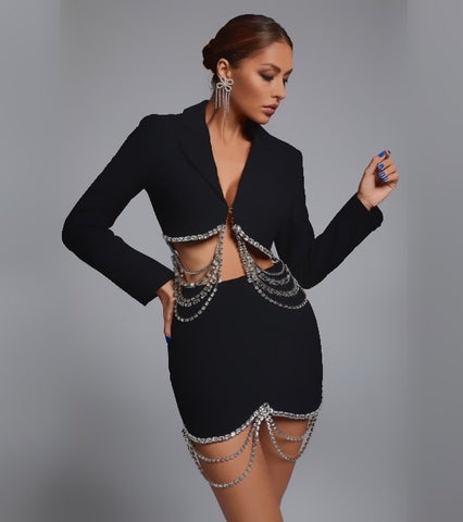 Conjunto Blazer Cropped e Saia Curta com Correntes de Cristais
